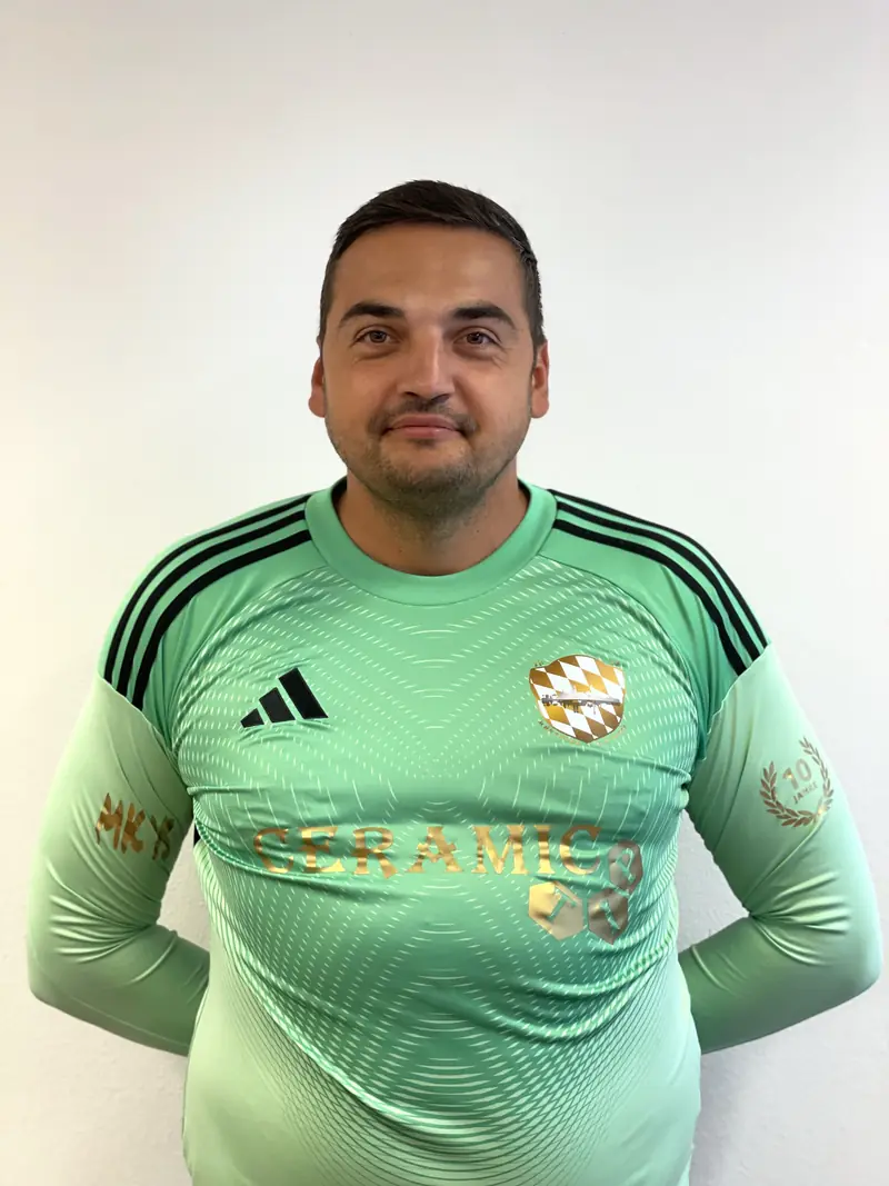 Matija, Rückennummer 14, Torwart